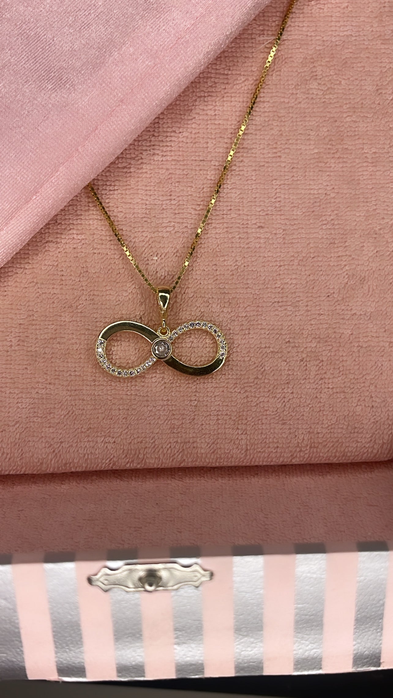 Tiff Infinity Chain