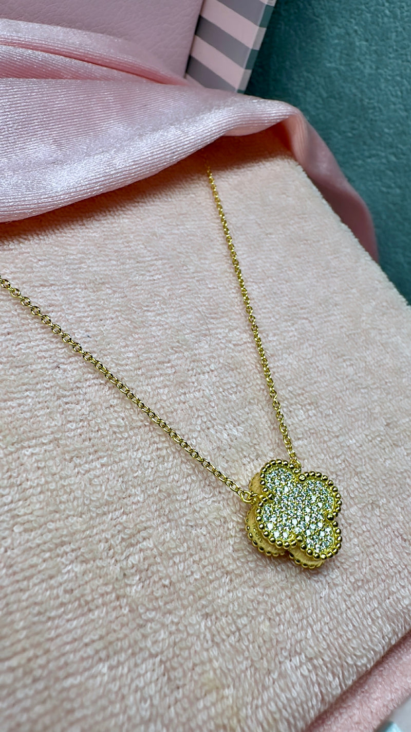 Reversible Golden/White Clover Chain