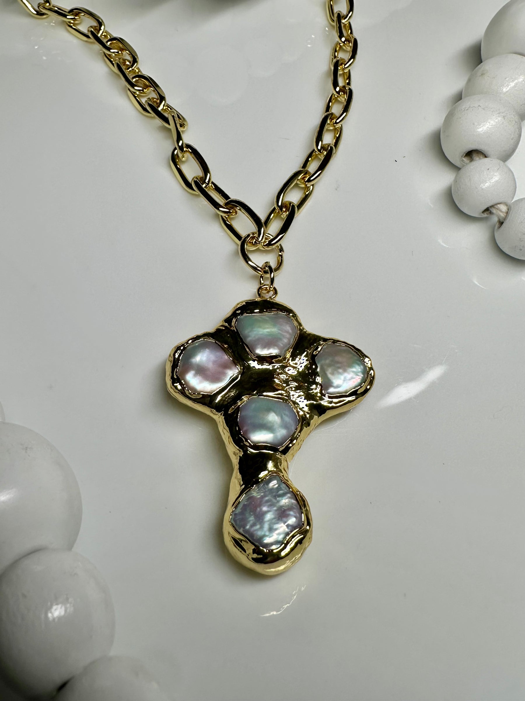 Baroque Pearly Cross Chain
