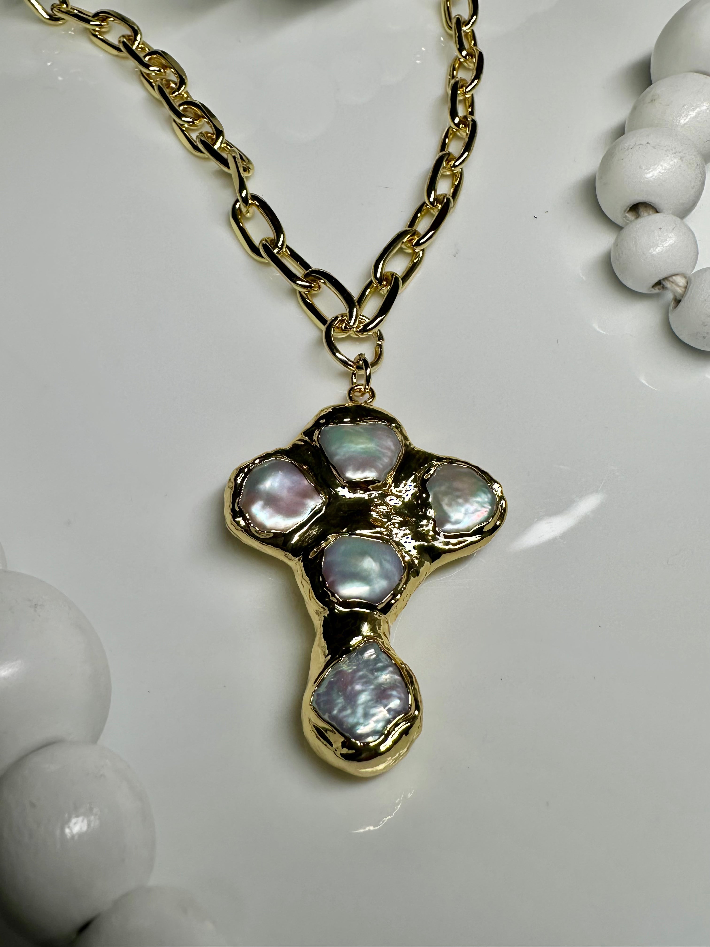 Baroque Pearly Cross Chain