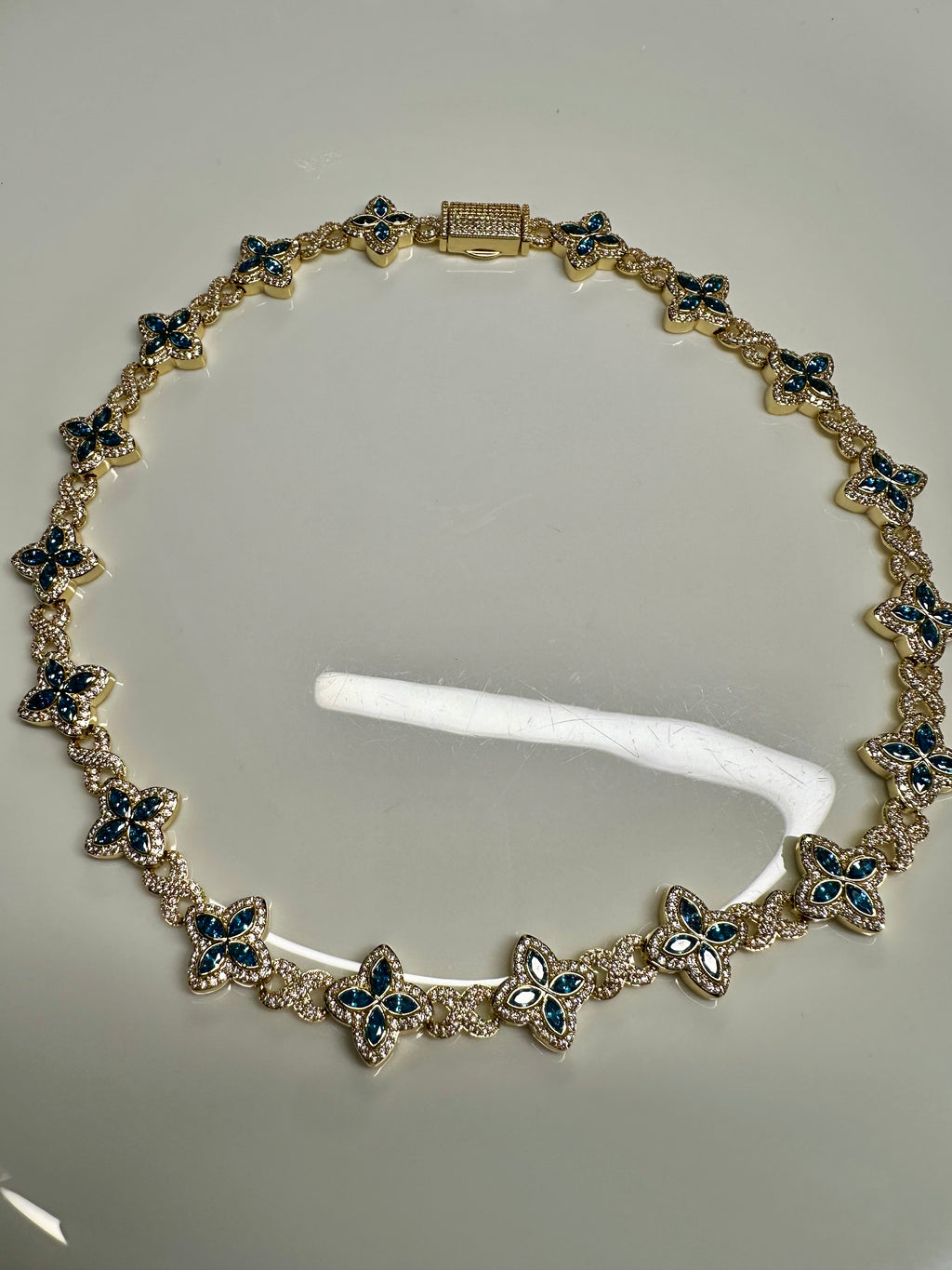 Lois Necklace