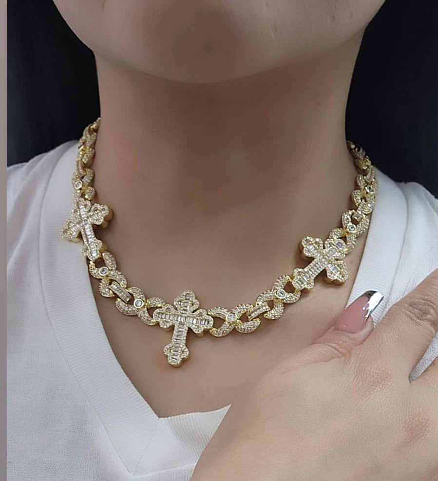 Triple Cross Cuban Link