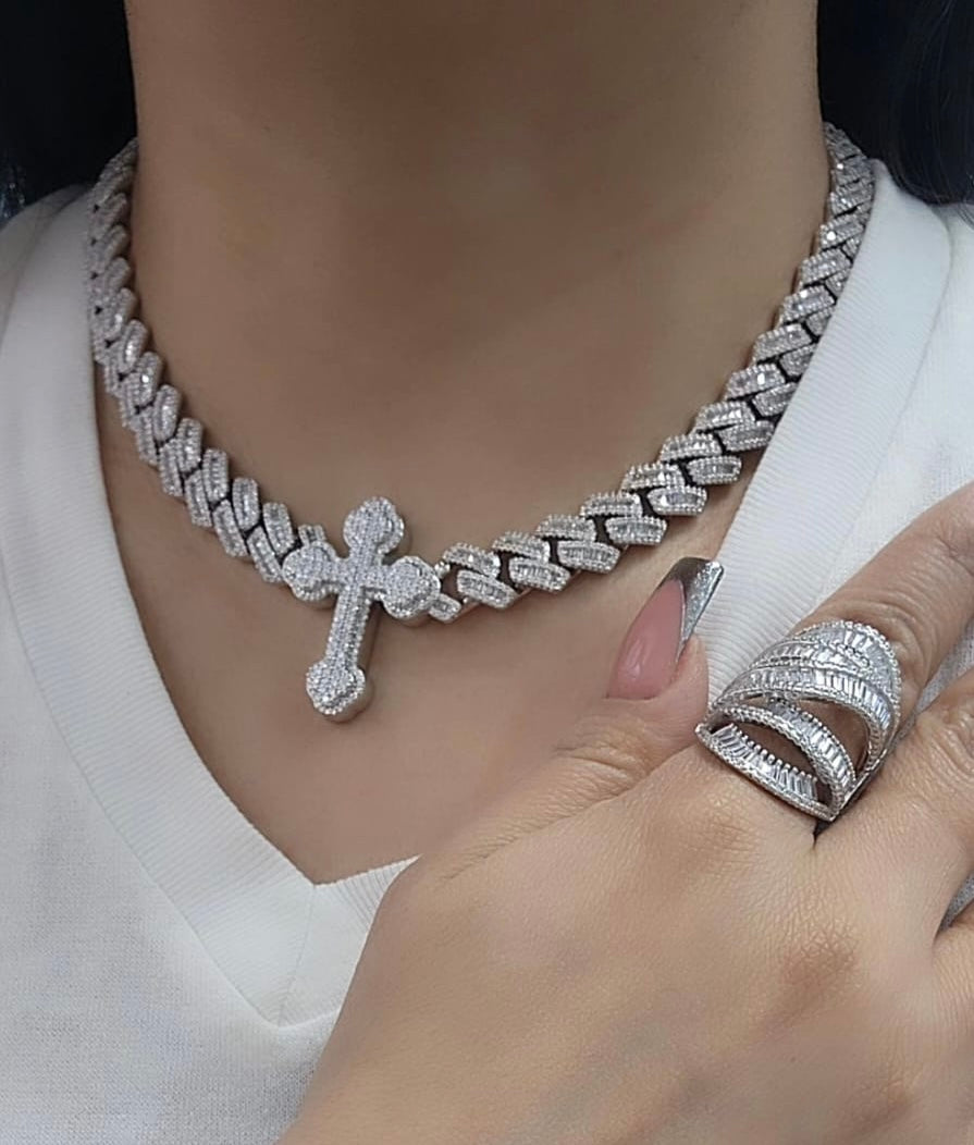 Trendy Cross Cuban Link