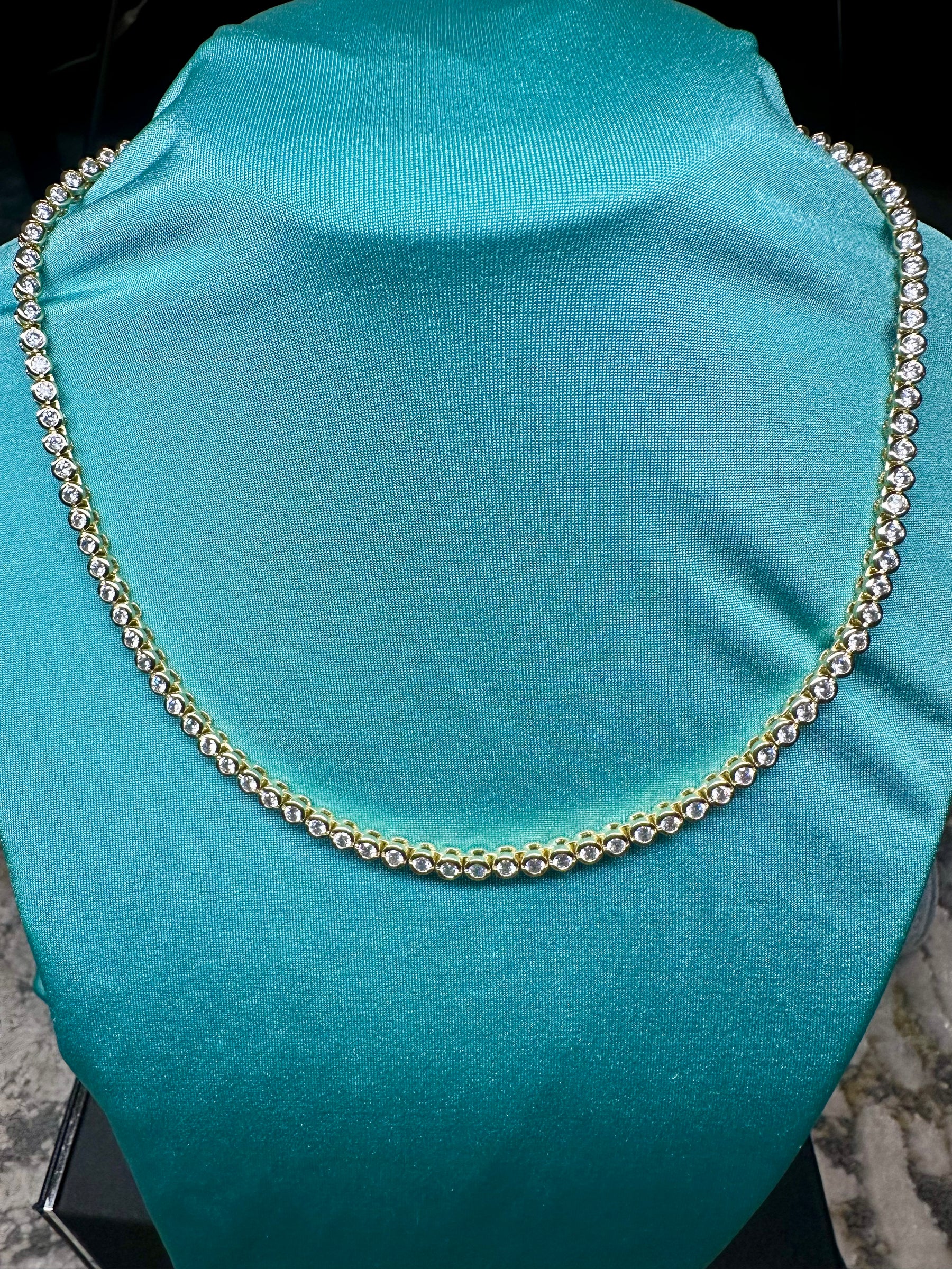 Round Rocks Tennis Chain