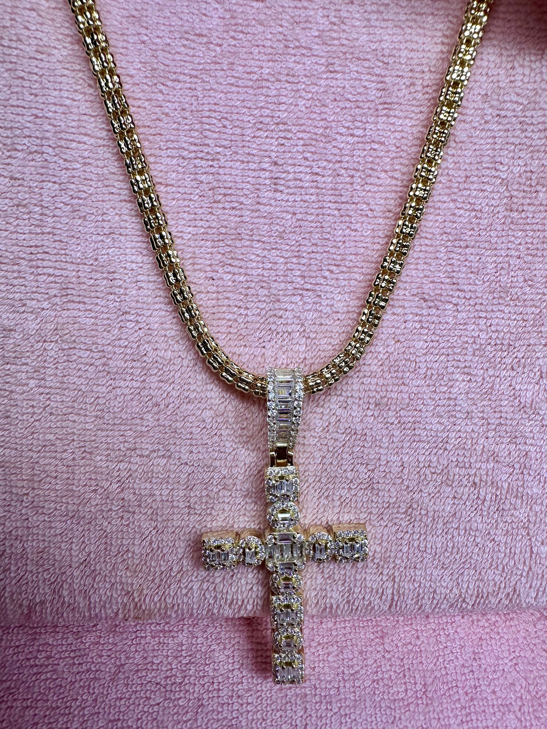 Icy Cross Chain