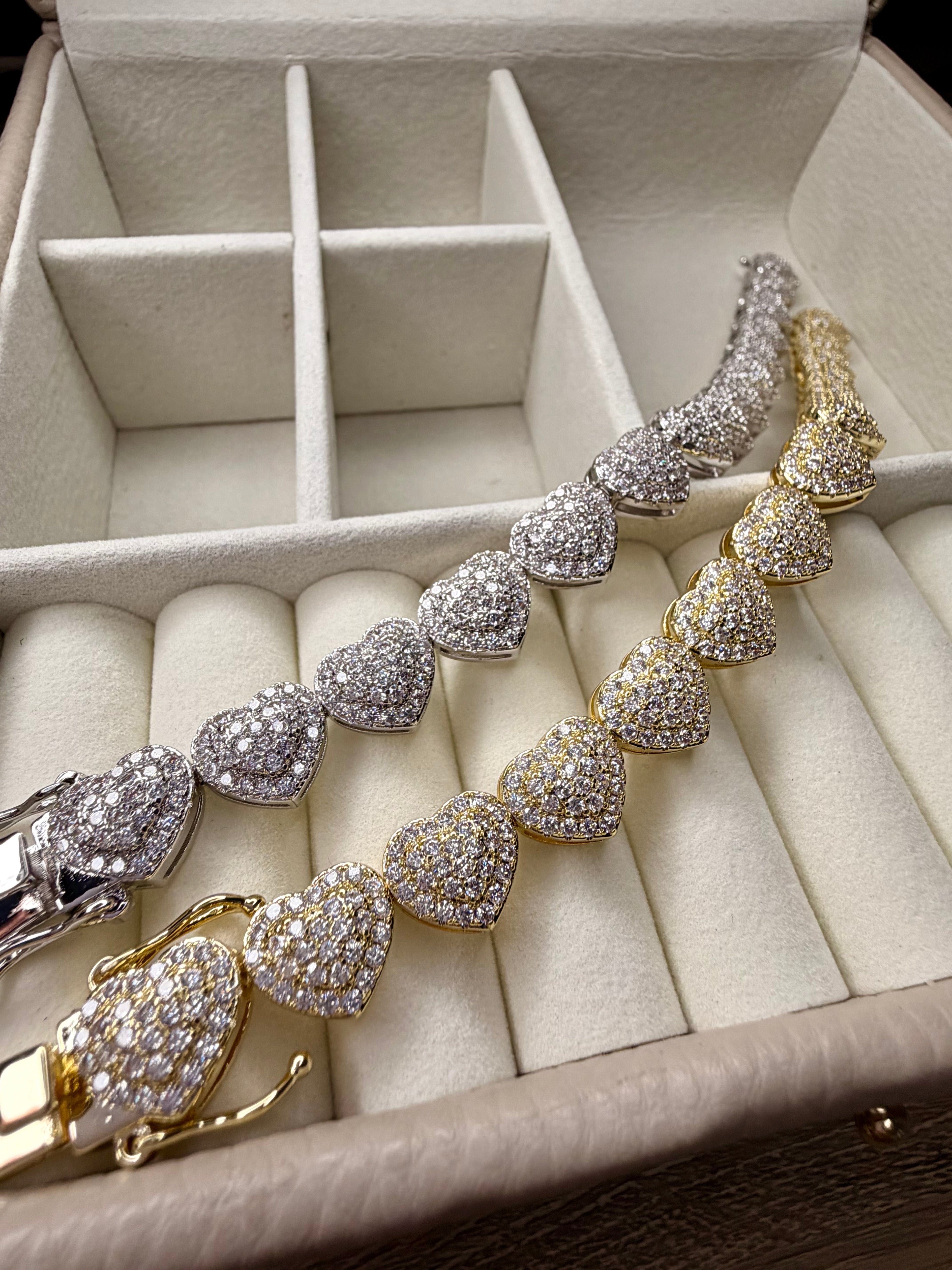 Amour Glow Heart Bracelet