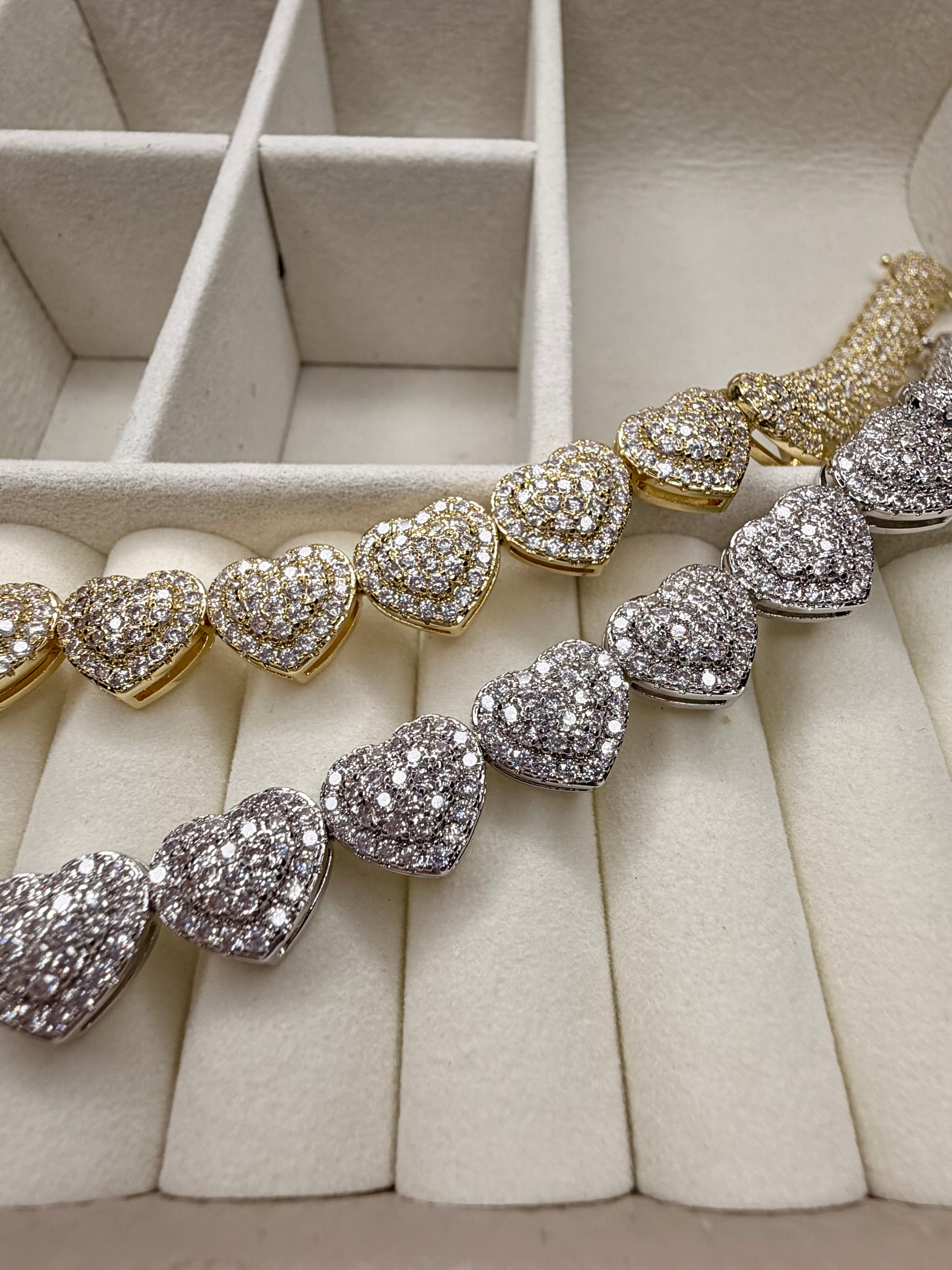 Amour Glow Heart Bracelet