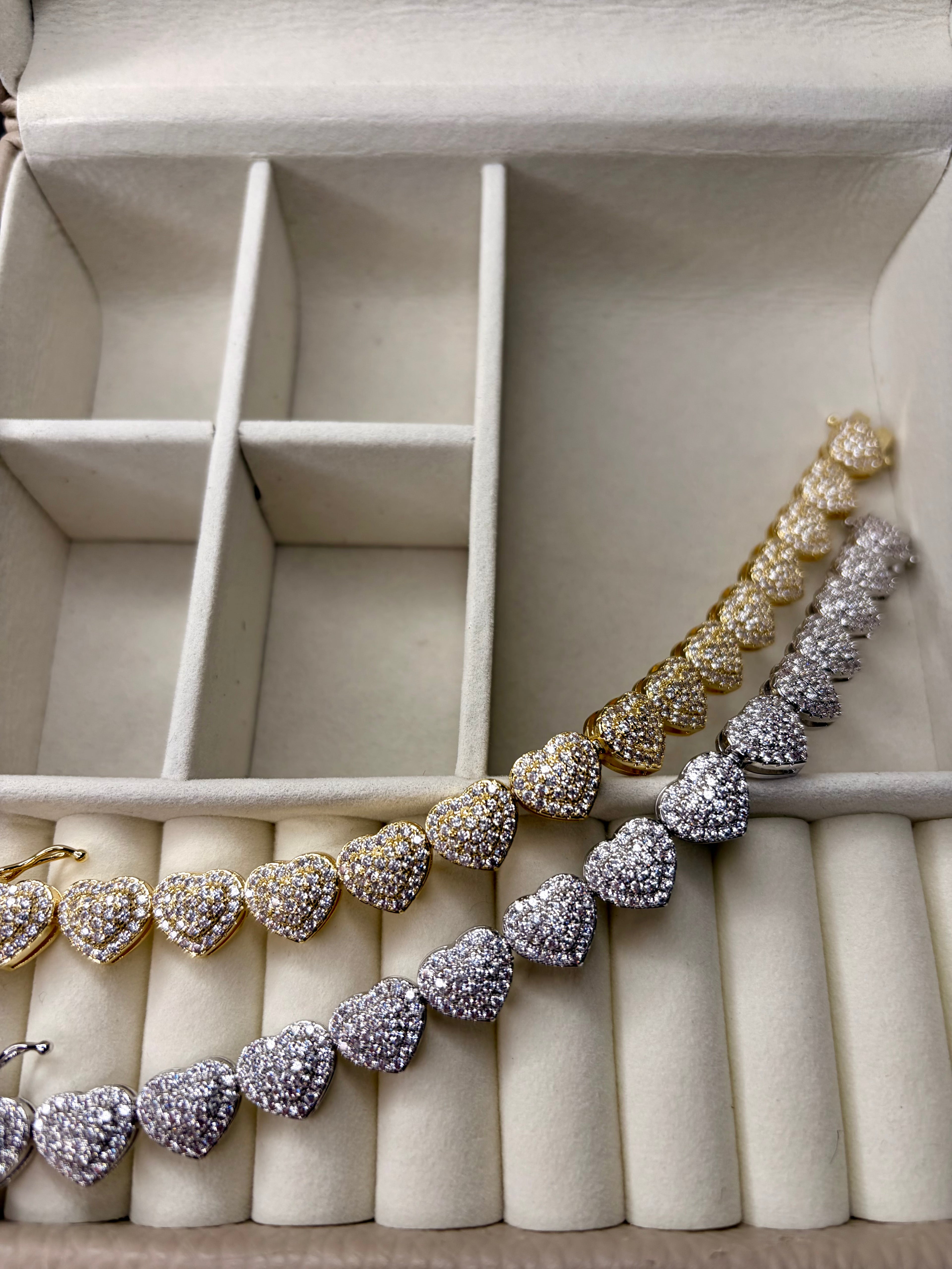 Amour Glow Heart Bracelet