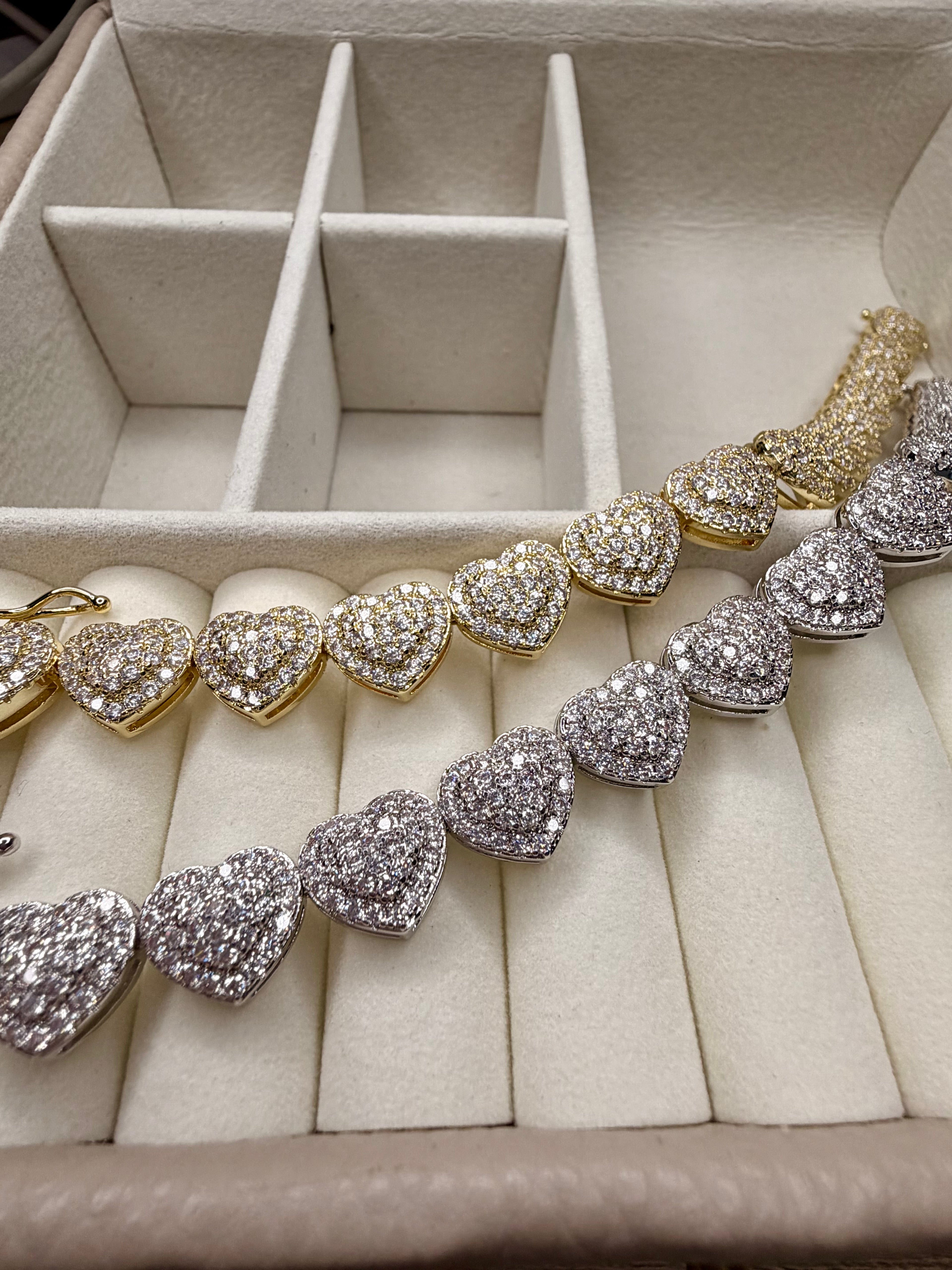 Amour Glow Heart Bracelet