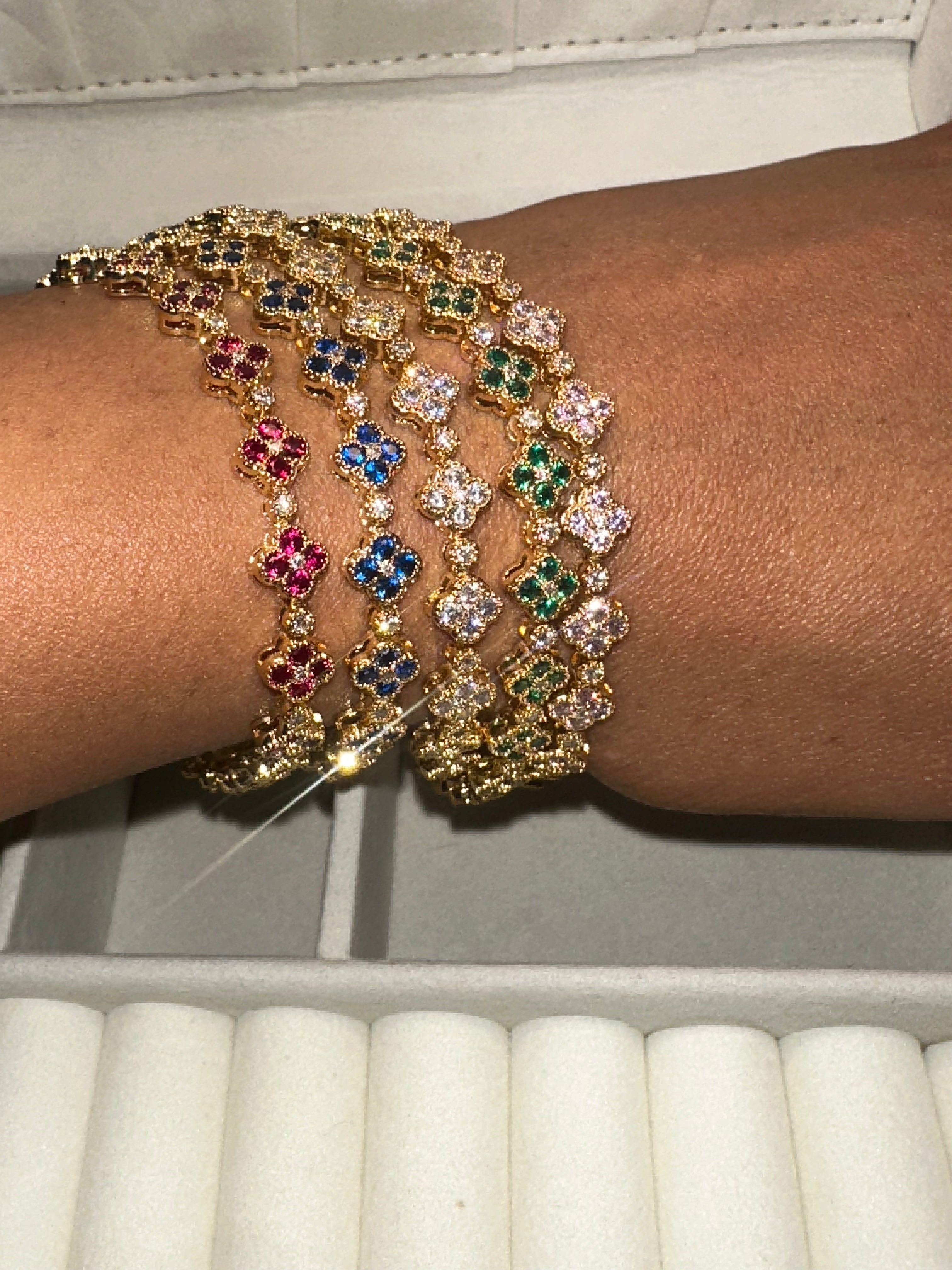 Royal Clover Glow Bracelet