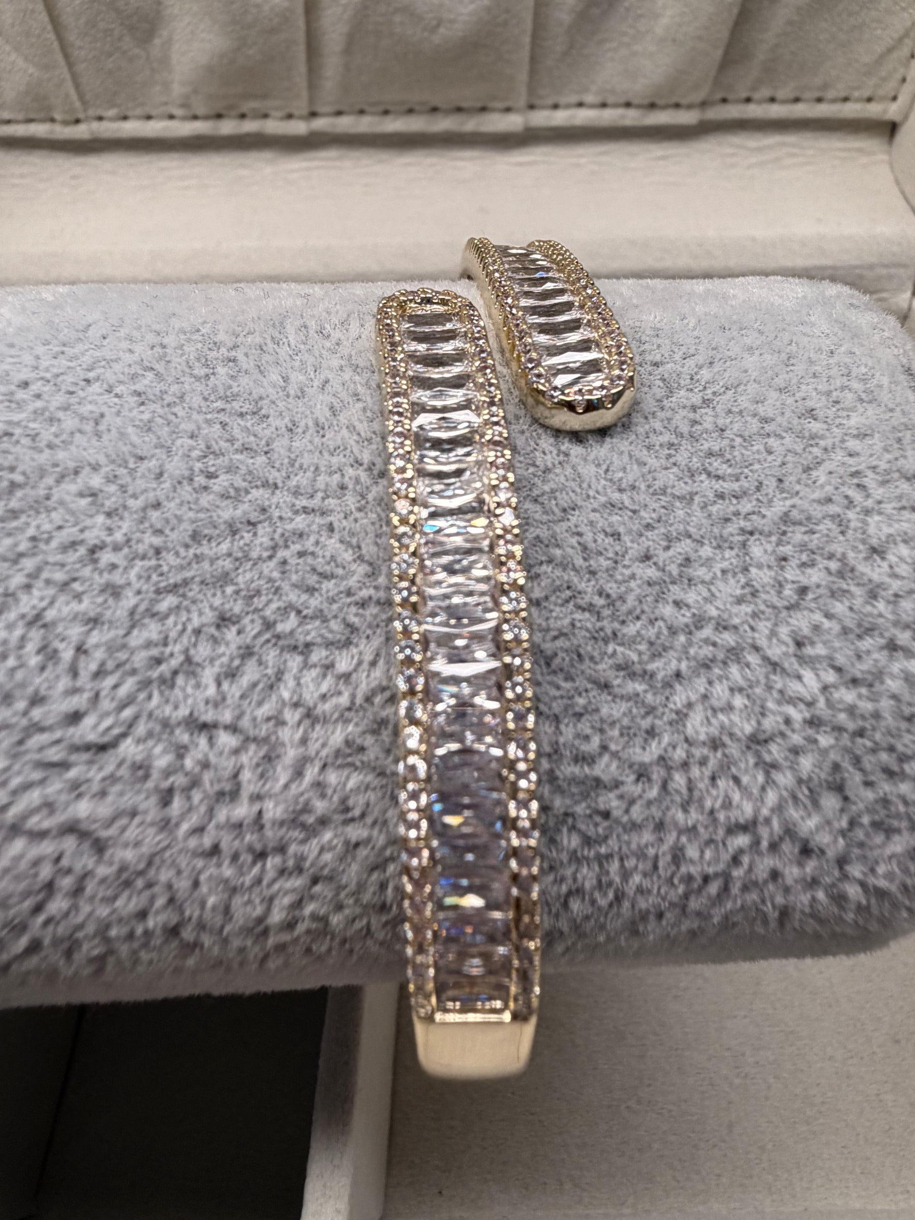 Ava Baguette Cuff