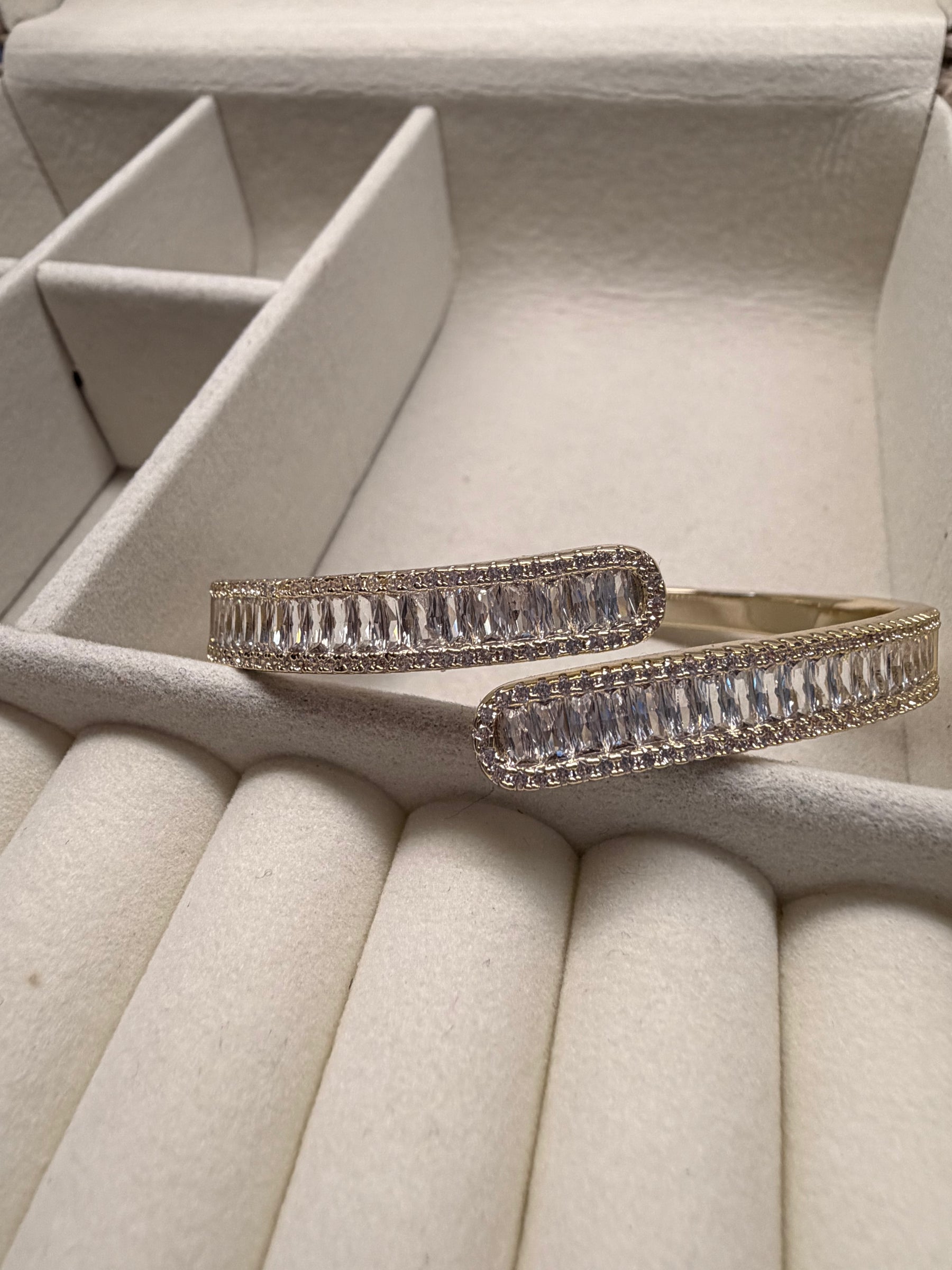 Ava Baguette Cuff