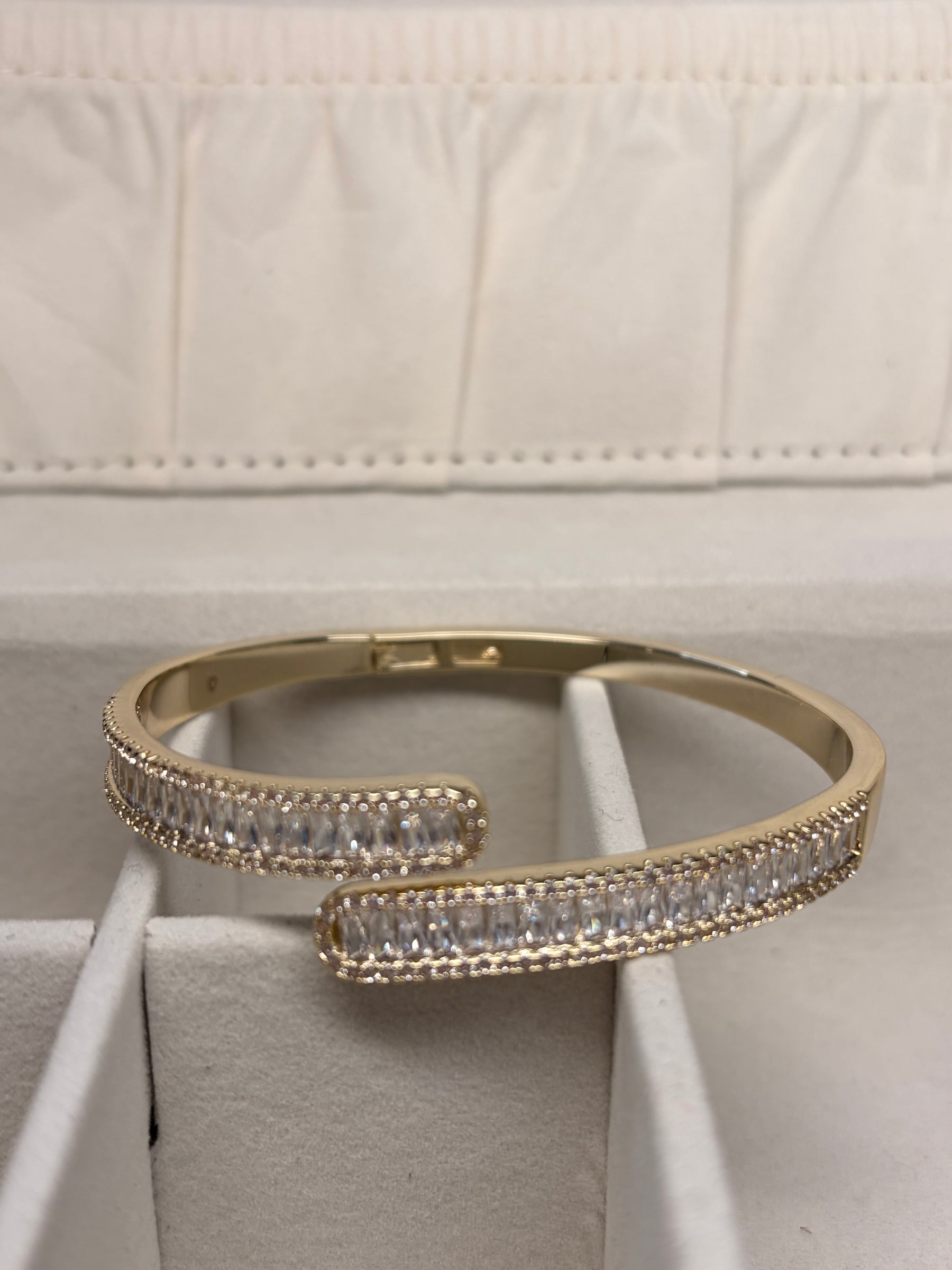 Ava Baguette Cuff