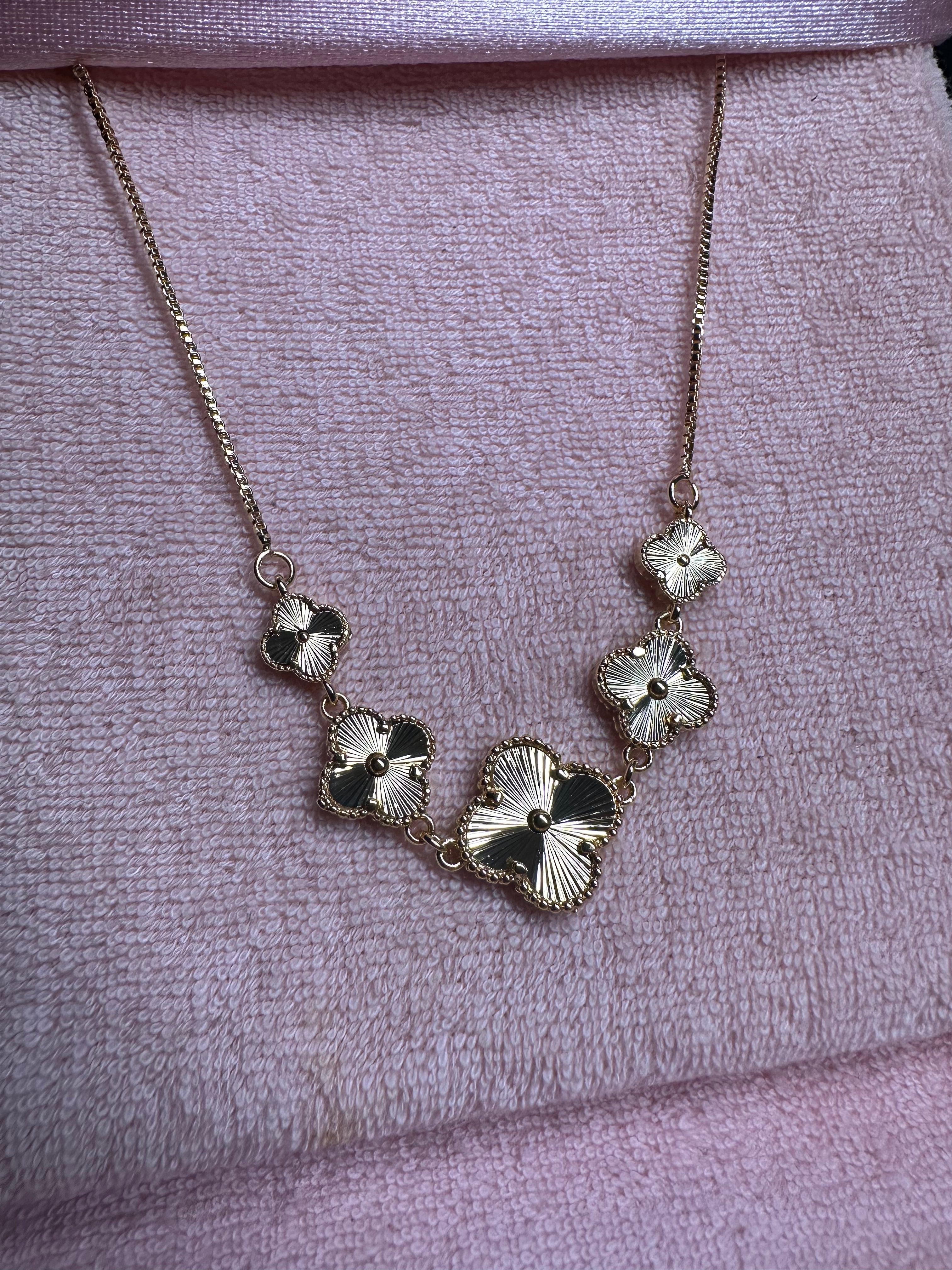 Five Golden Clover Chain
