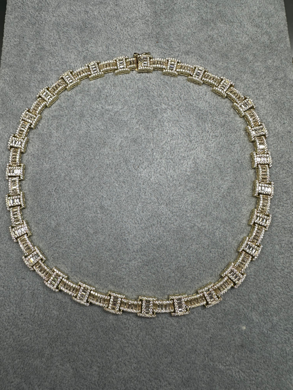 All Baguette Choker