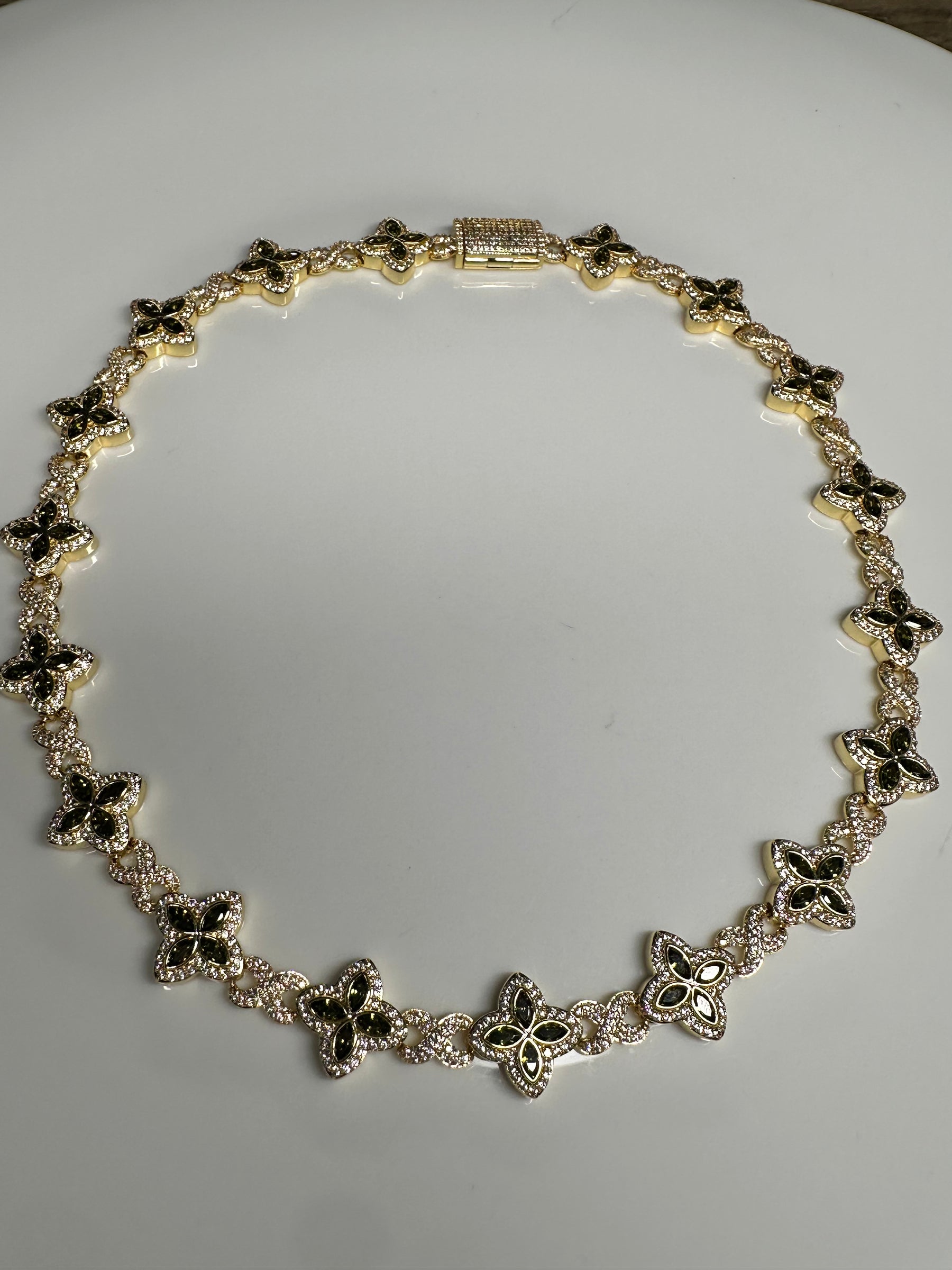 Lois Necklace