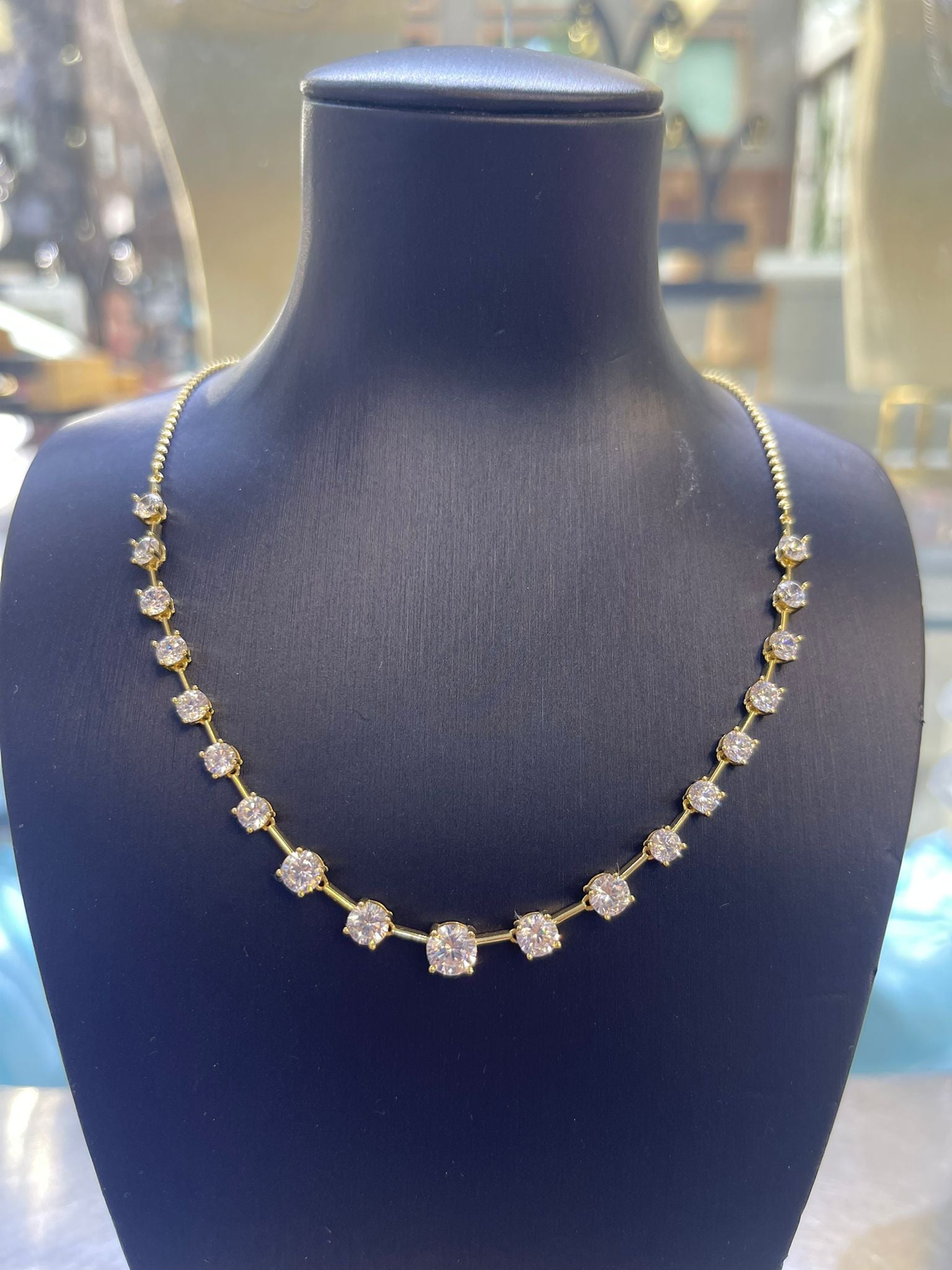 Luna Glow Chain Vs Choker