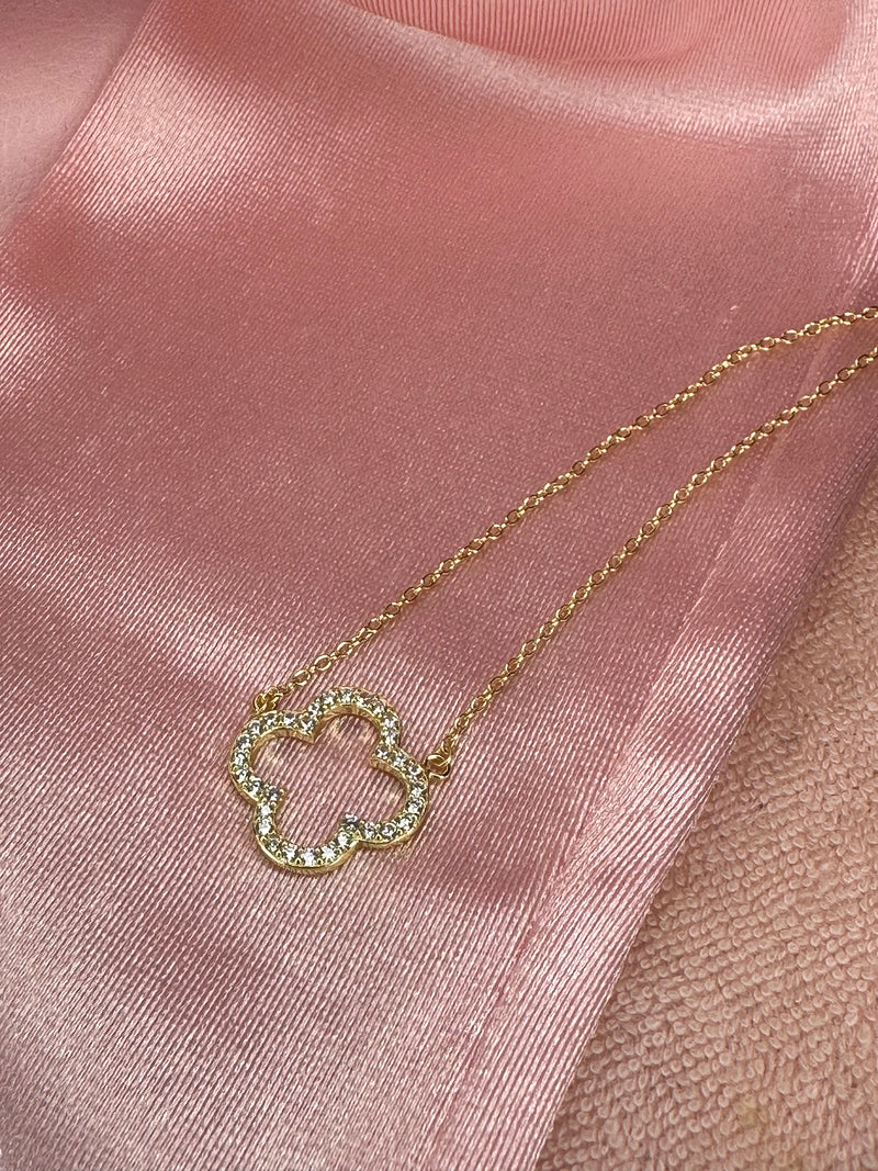 Essential Clover Chain