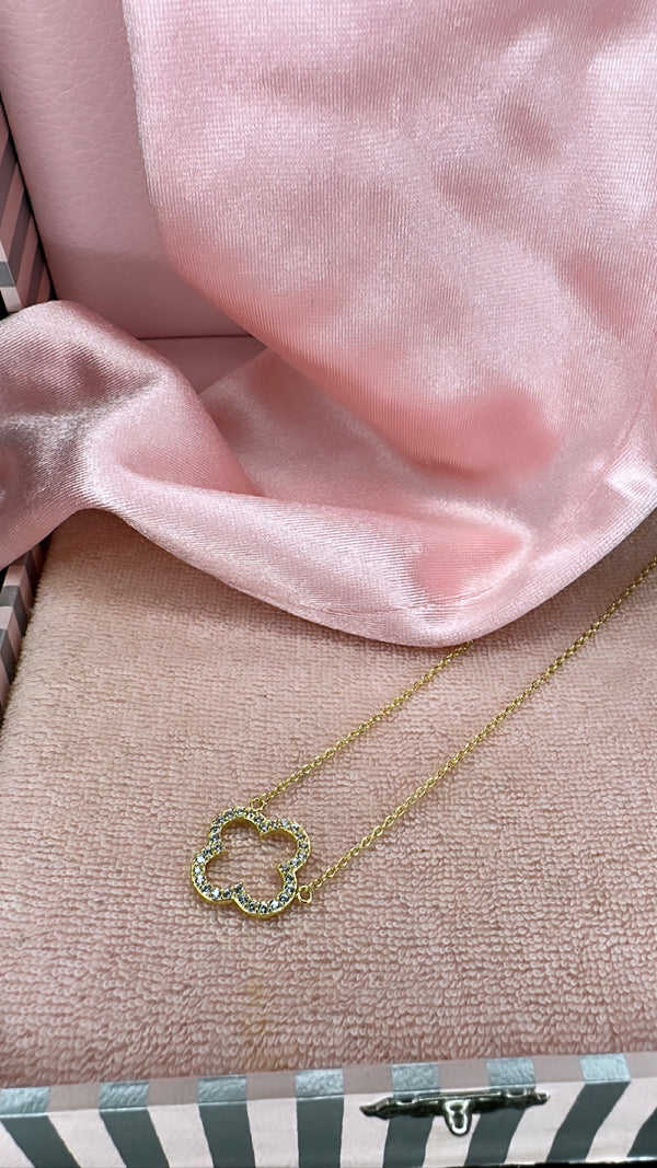 Essential Clover Chain