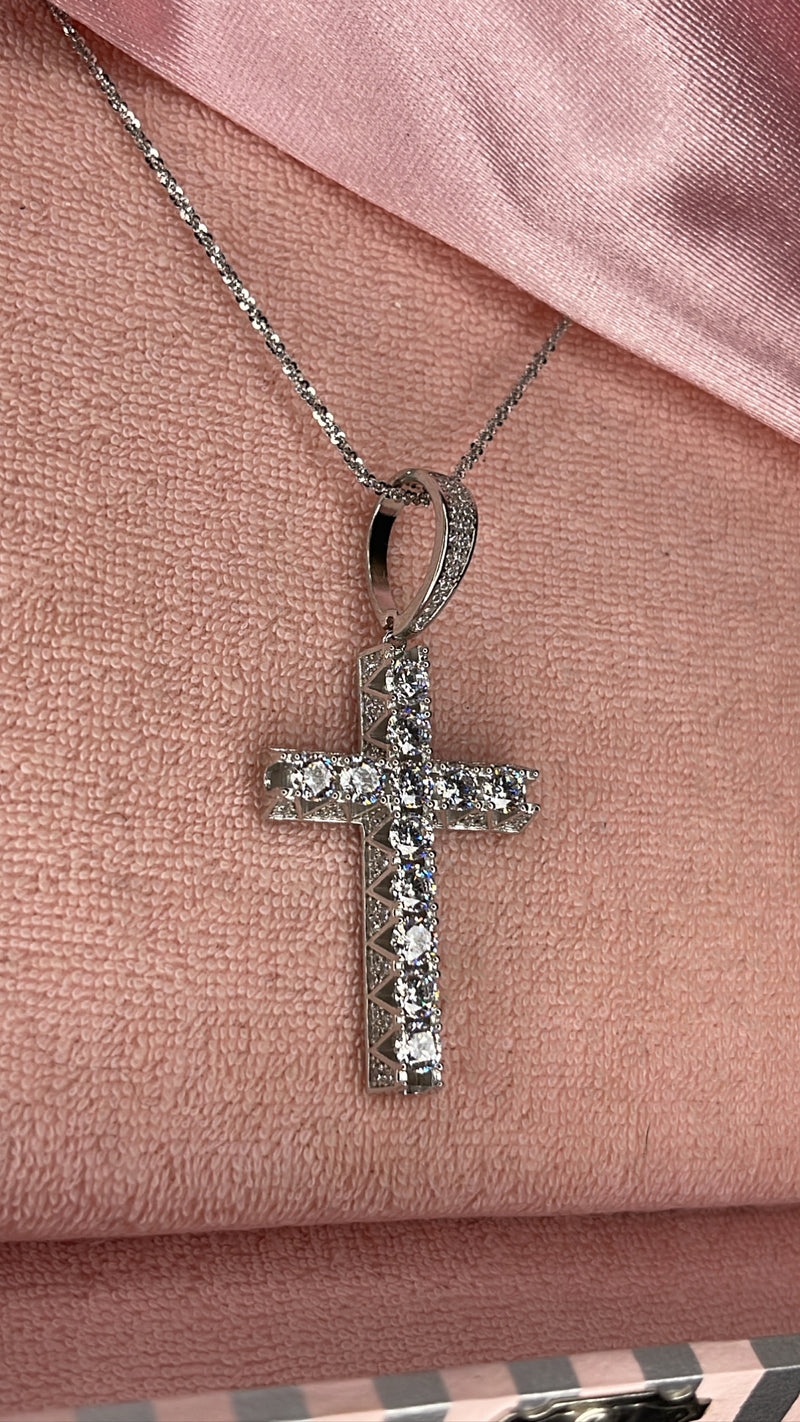 Pyramid Cross chain in silver