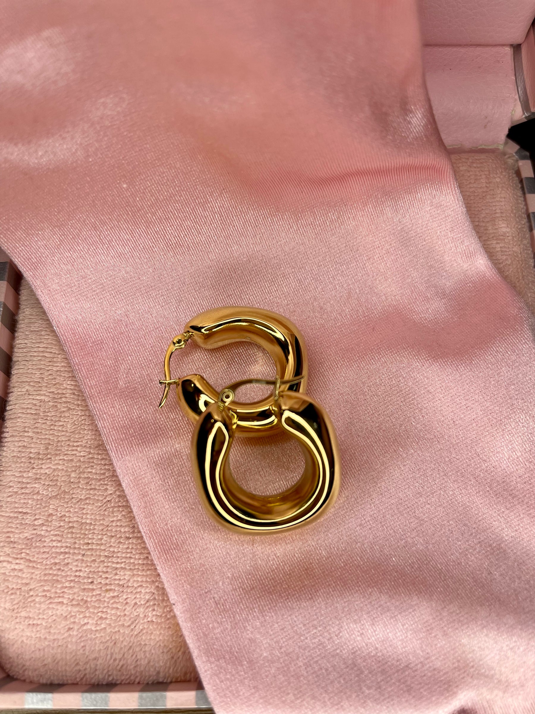 Mayi Hoops