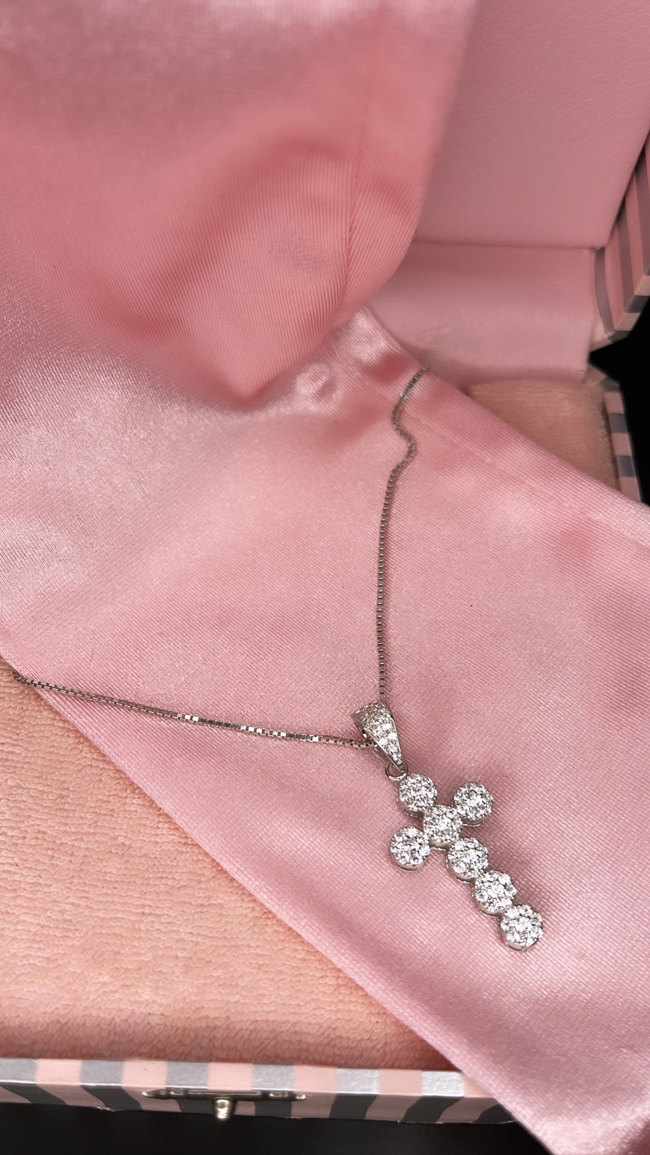 The Floral Cross Chain