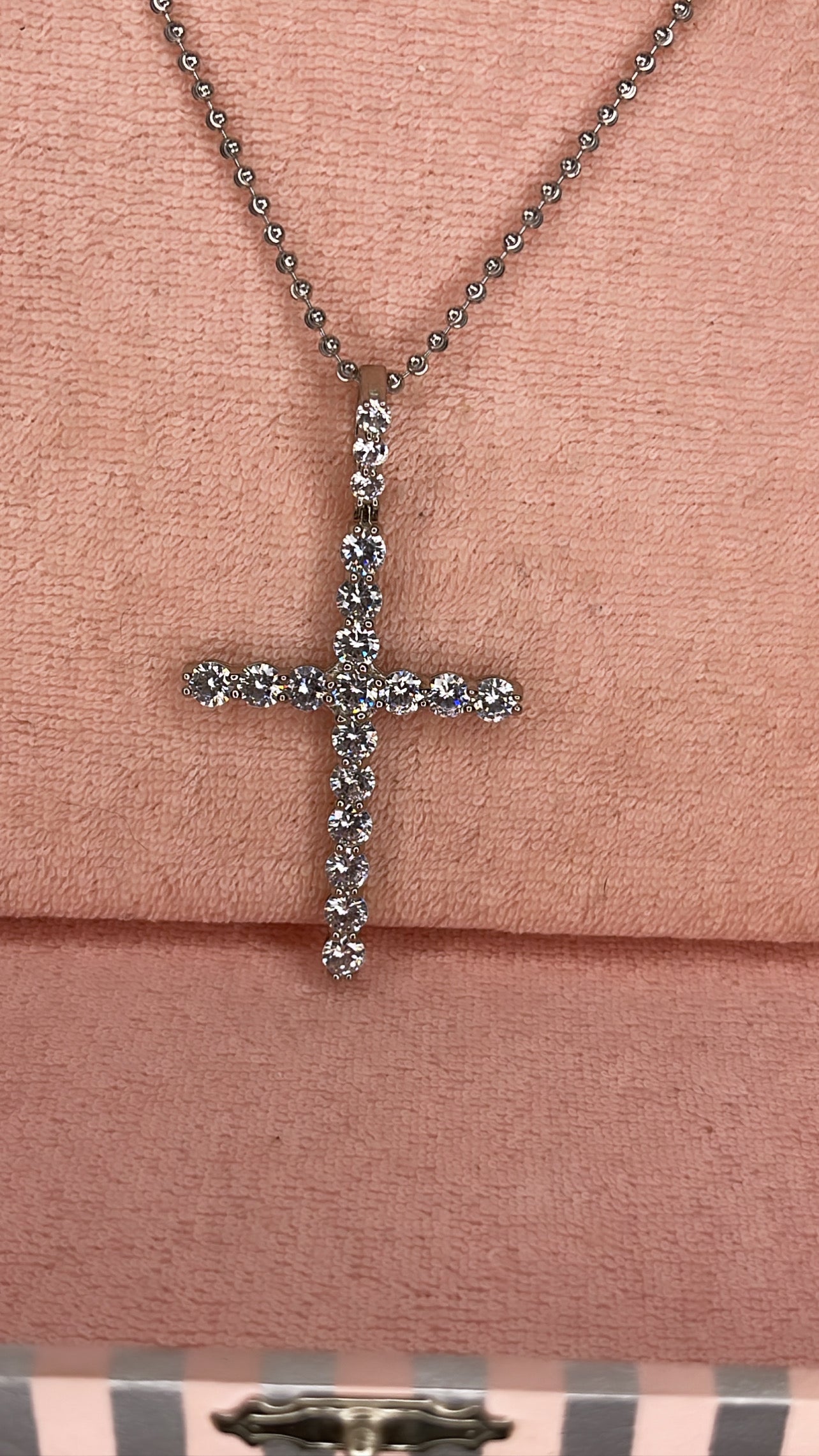 The big tennis cross chain