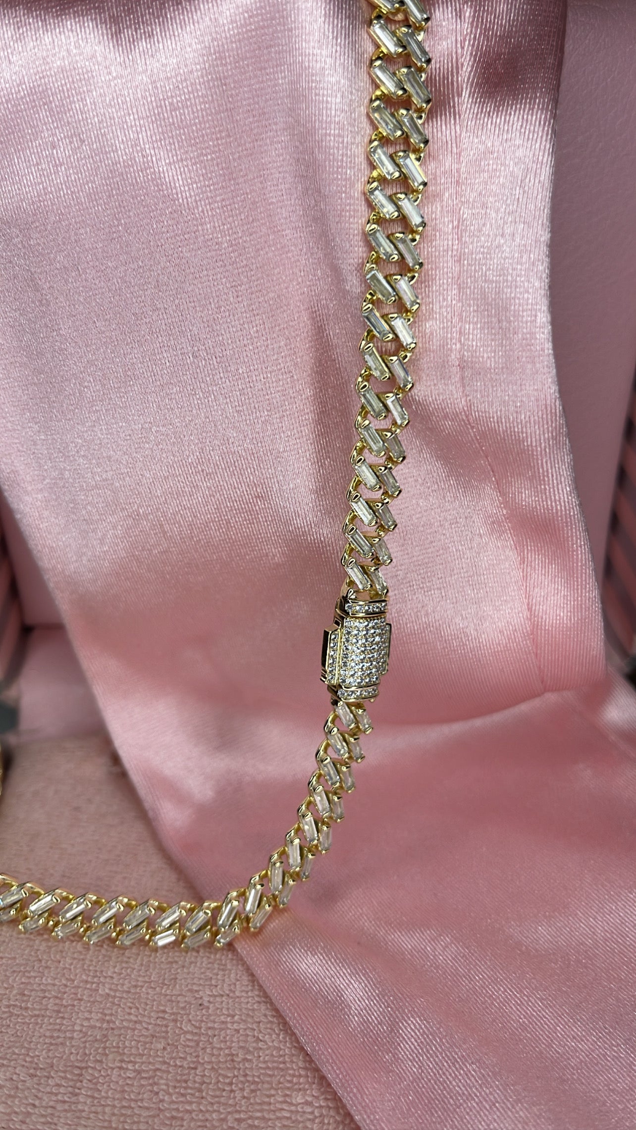 Crystal Cuban Link