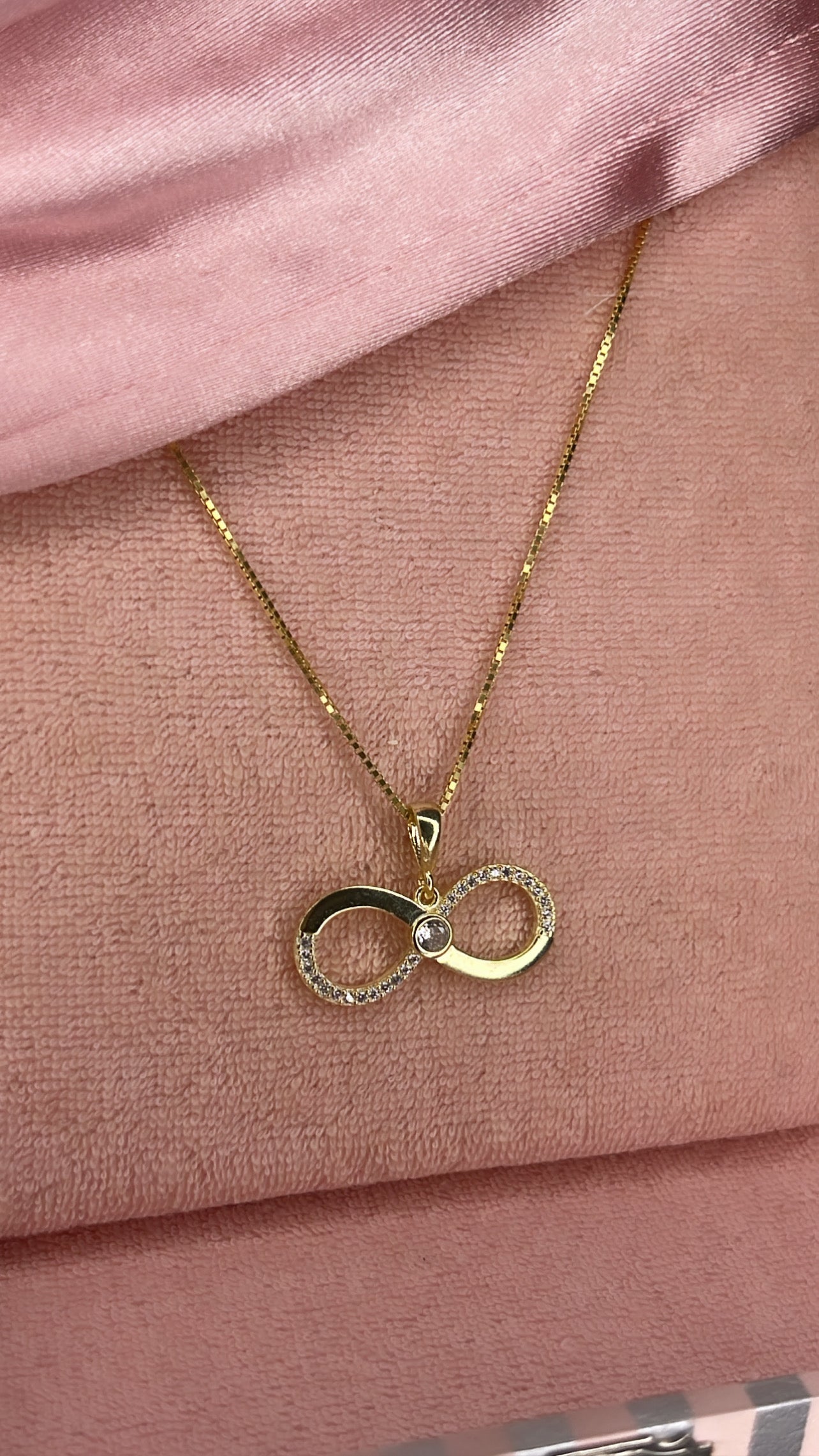 Tiff Infinity Chain