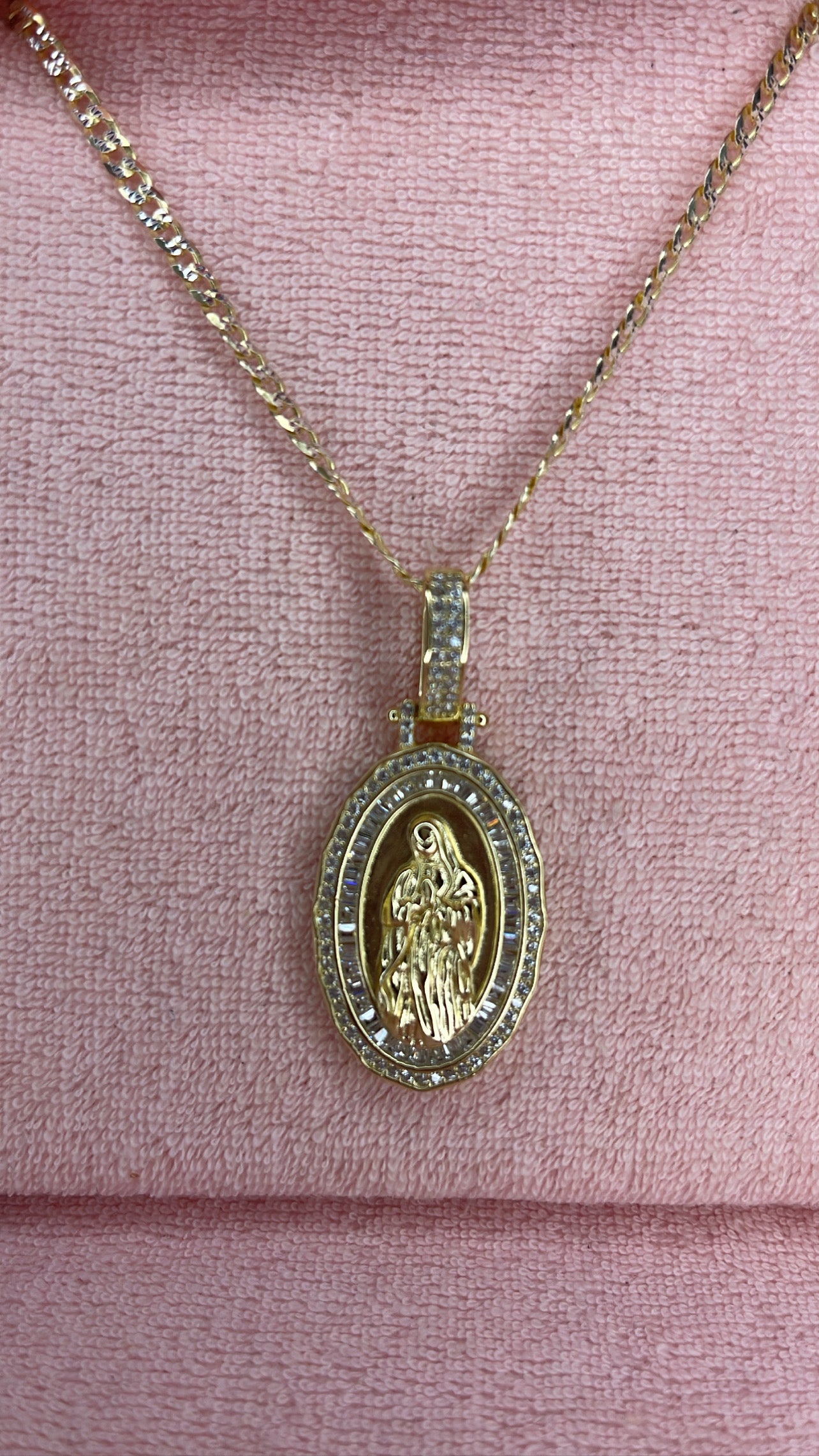 Nuestra Gran Señora Chain in Gold