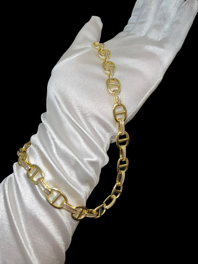 The Baguette Crystal Link in Gold