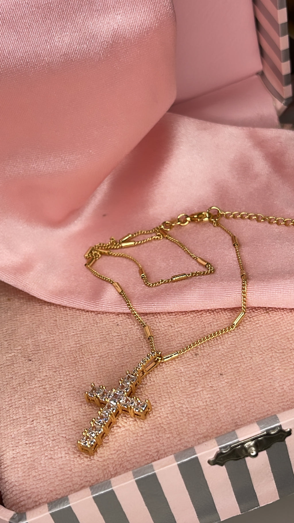 Empire Cross Choker