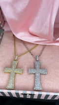 La Reina Cross Chain