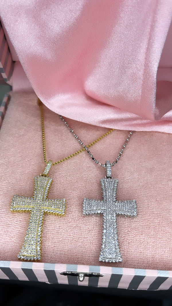 La Reina Cross Chain