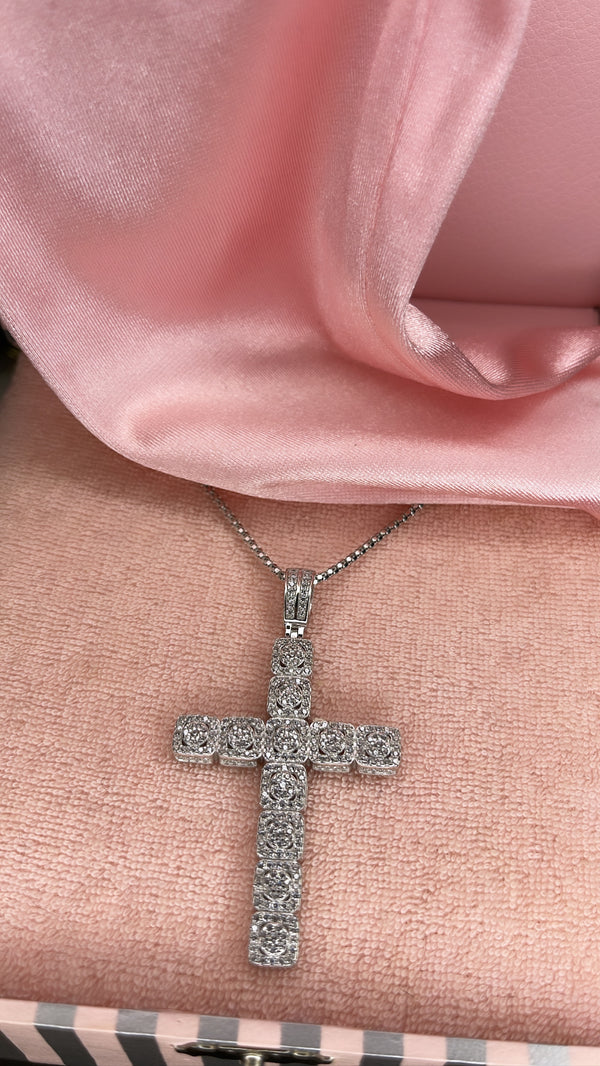 The Bella Cross Chain