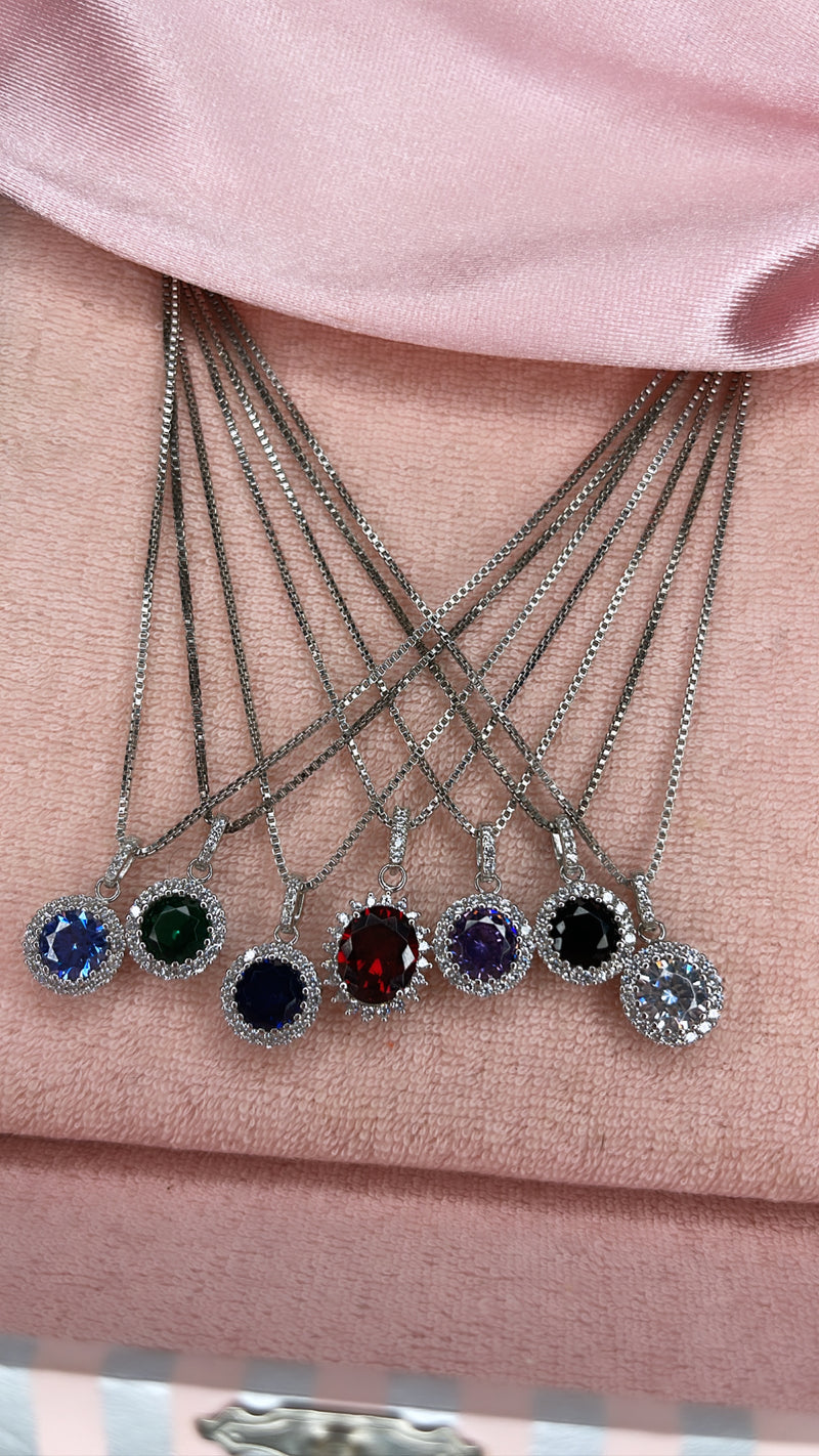 The Royalty Stone Pendant Chain