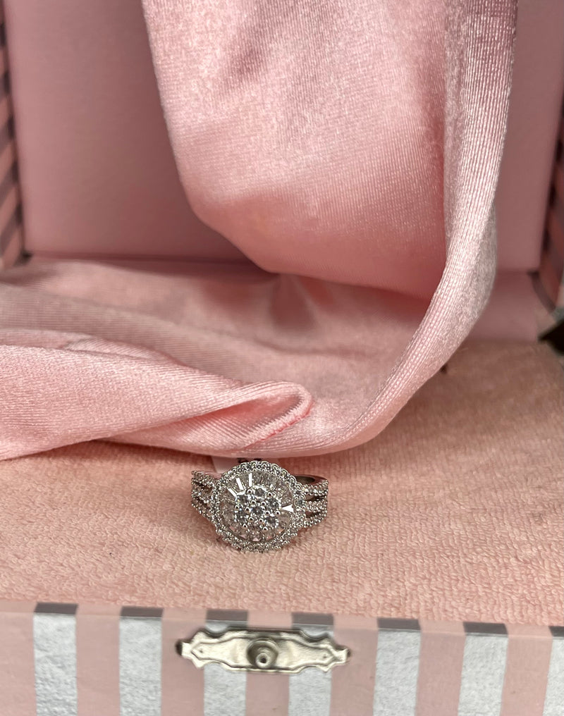 Zirconias Stones Flower Ring