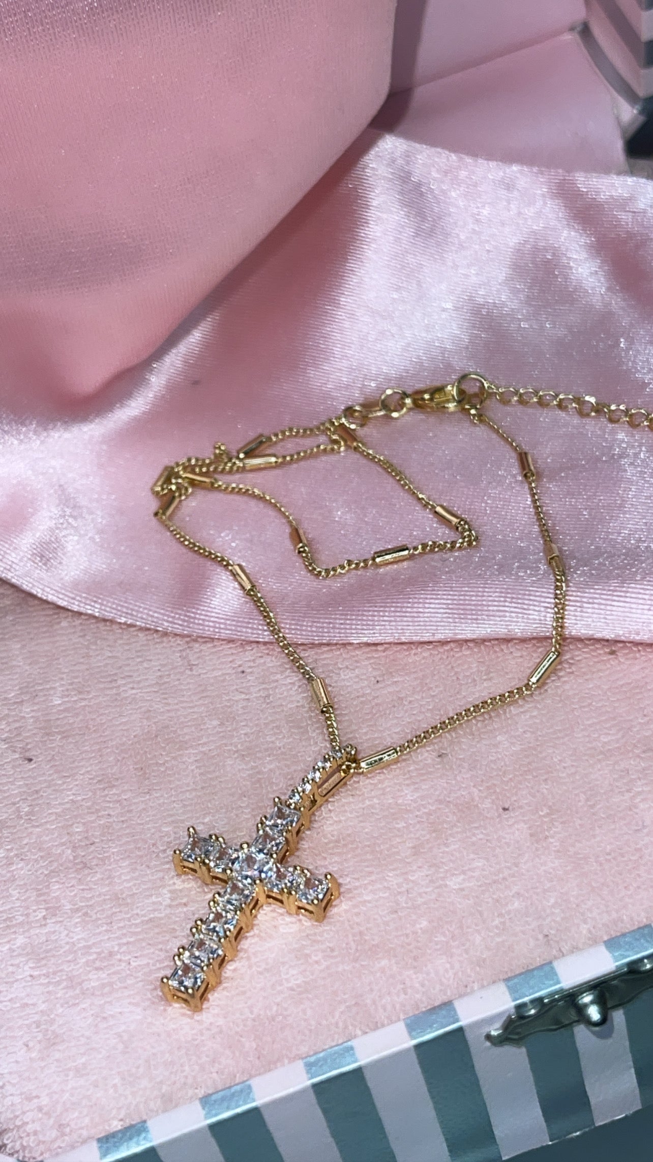 Empire Cross Choker