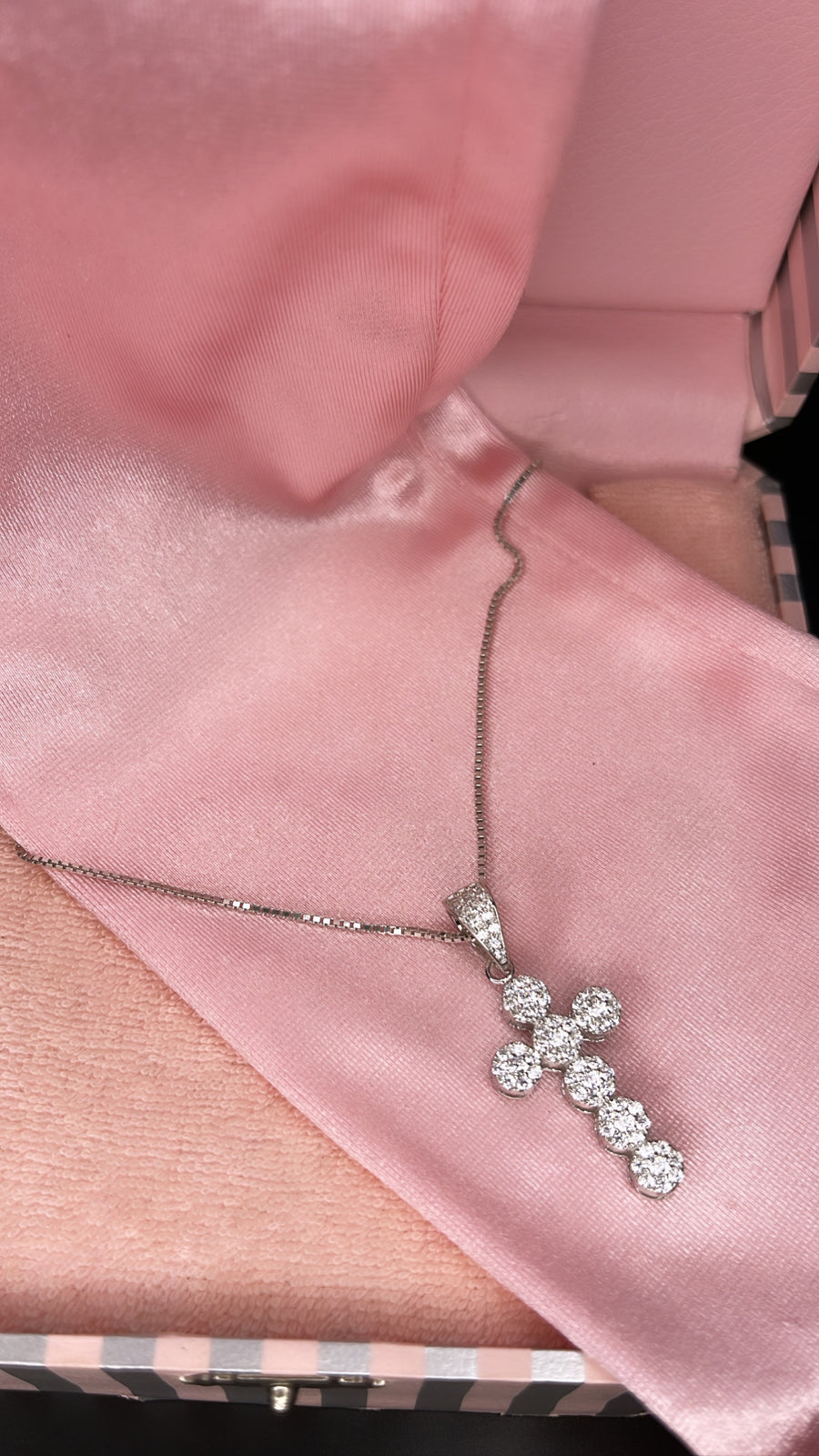 The Floral Cross Chain