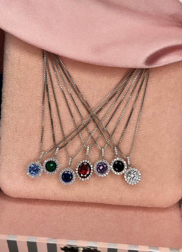 The Royalty Stone Pendant Chain